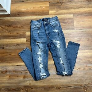 Aeropostale Jeggings Ripped Blue Skinny,EUC? Ripped detail, 24” waist size 2 Reg